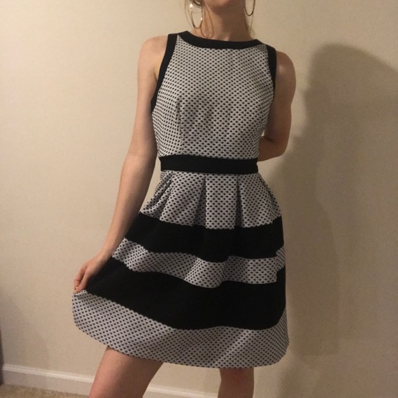 ⚡️🖤 Elle Pleated Black and White Polka Dot Dress - Picture 1 of 8
